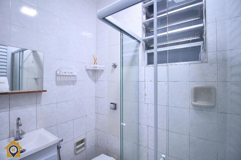 Charmoso Quarto e Sala em Copacabana p/ 4 pessoas - image 12