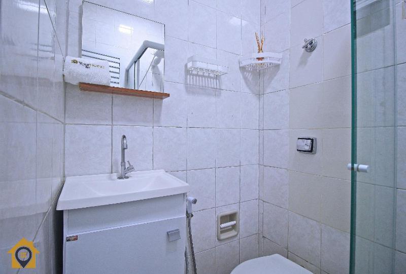 Charmoso Quarto e Sala em Copacabana p/ 4 pessoas - image 16