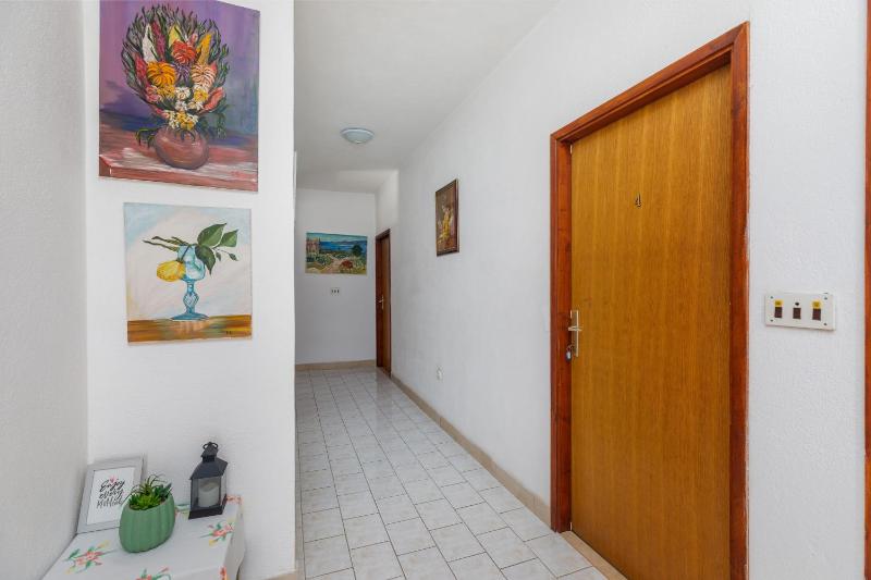 Apartments and rooms with parking space Podgora Makarska - 23916 - image 24