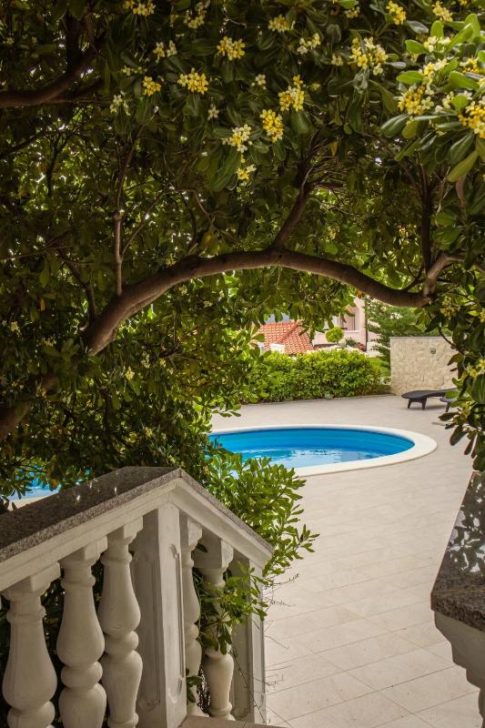 Apartments with swimming pool Lopar Rab - 22978 - image 26