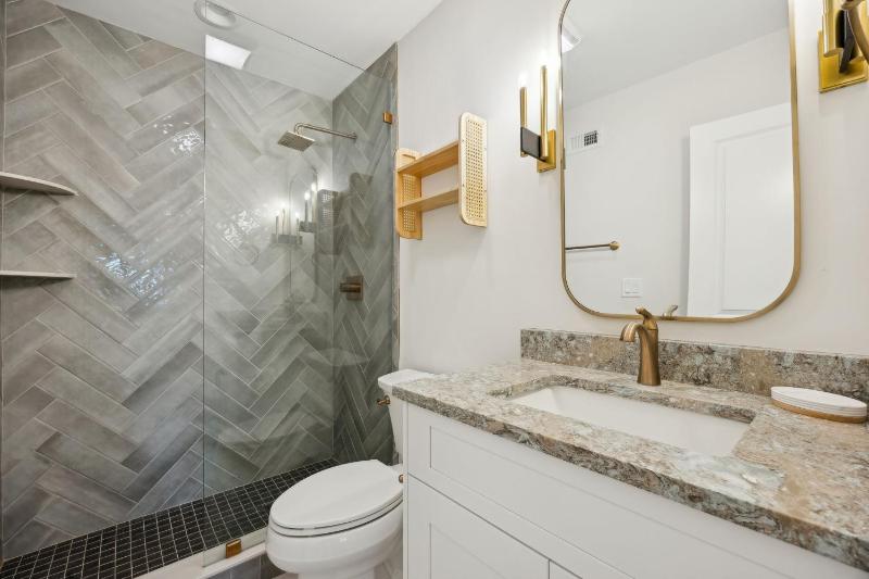2055 Beach Wood - image 45