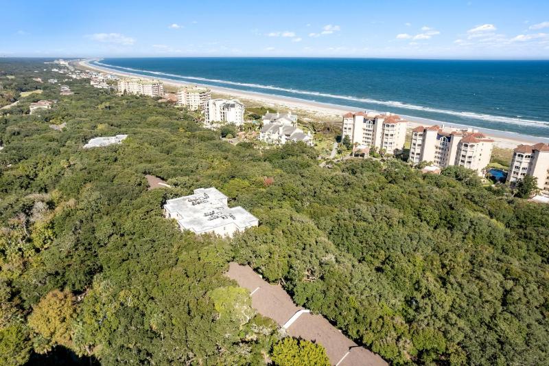 2055 Beach Wood - image 25