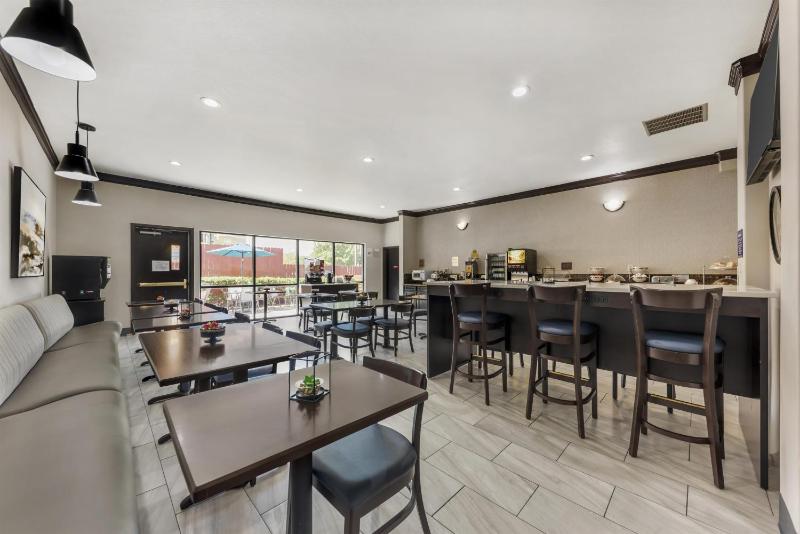 Best Western Sea World/Lackland AFB NW Hotel & Suites - image 12
