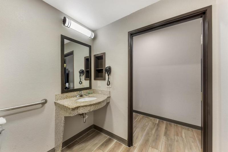 Best Western Sea World/Lackland AFB NW Hotel & Suites - image 38