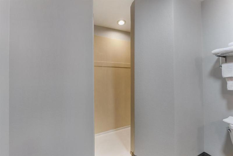 Best Western Sea World/Lackland AFB NW Hotel & Suites - image 35