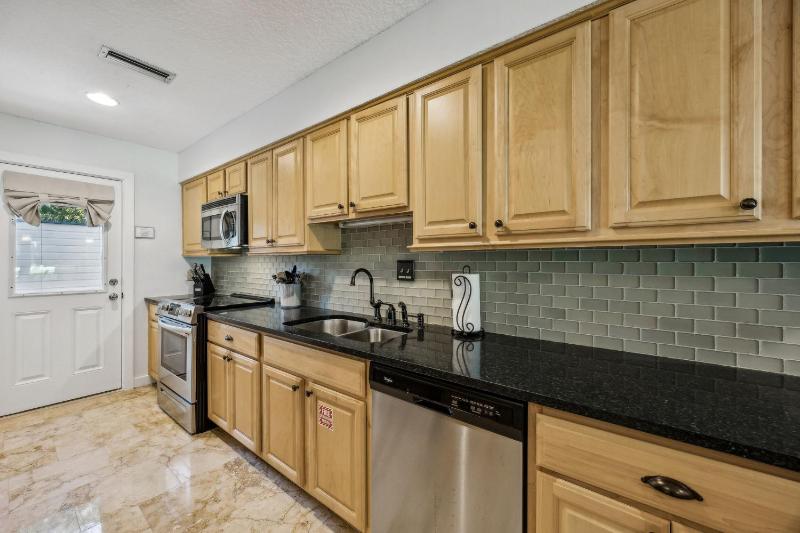 3326 Fairway Oaks - image 15