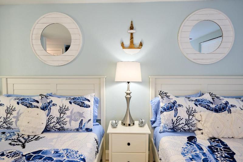 Camelot Beach Suites - image 5