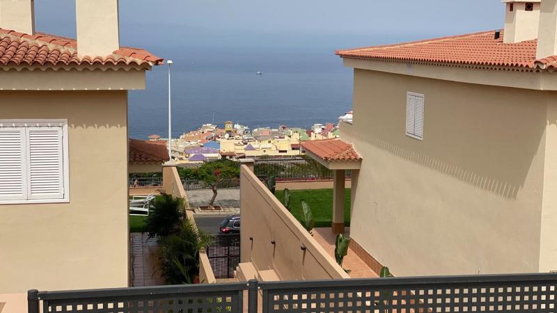 Apartment Overlooking on Atlantic Ocean - image 15