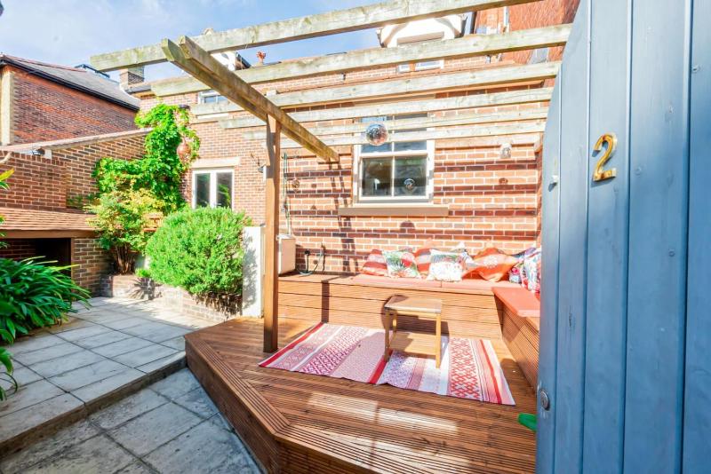 Air Maison - The Coach House - 4 BR with Cinema Room - image 2