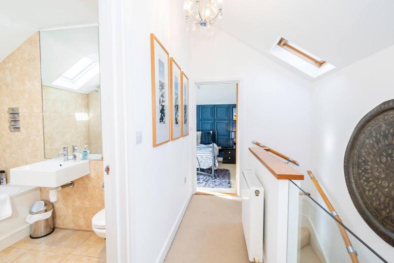 Air Maison - The Coach House - 4 BR with Cinema Room - image 15