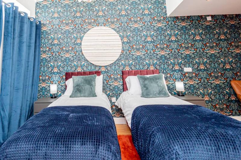 Air Maison - The Coach House - 4 BR with Cinema Room - image 7