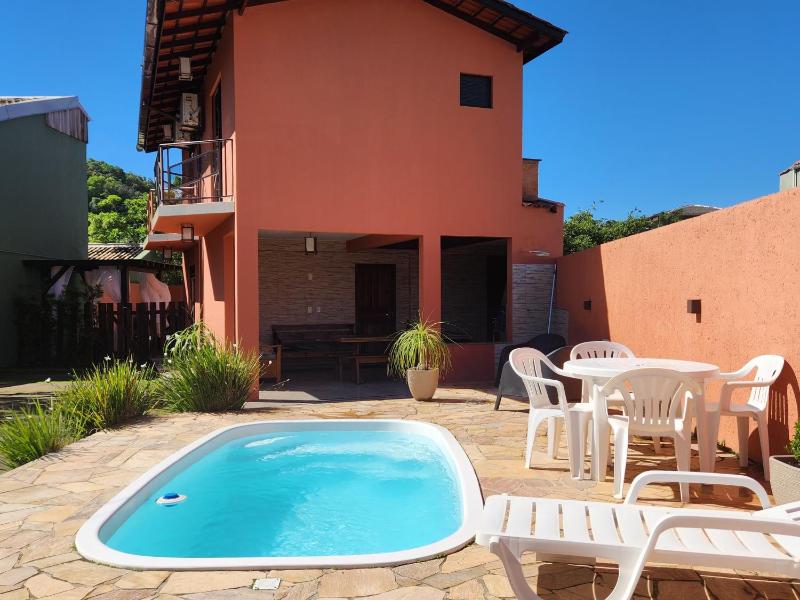 Partiu Praia SC piscinas privativas ar condicionado internet próximo ao mar e centrinho três minutos a pé - image 21