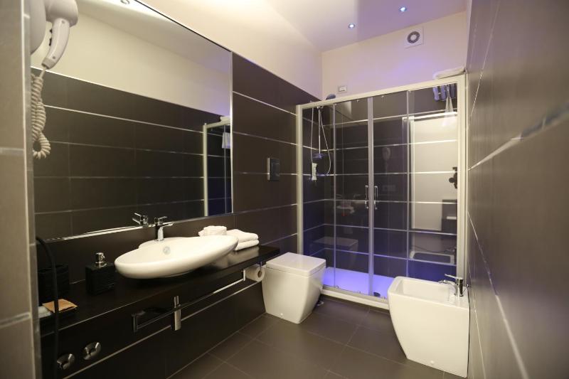 Superior Quadruple Room image 2