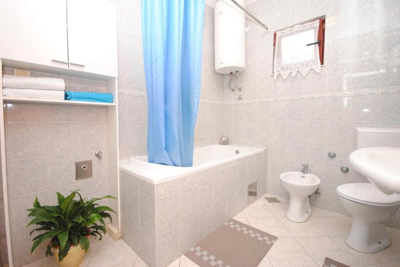 Apartment Ivanka - image 15