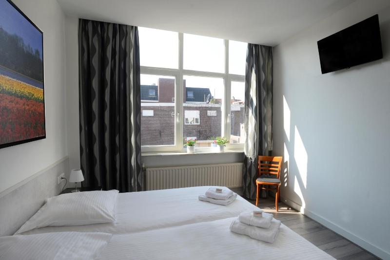 Standard Double or Twin Room image 3