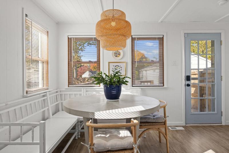 Cozy 2BR Home Near Downtown w Backyard & Parking - image 20