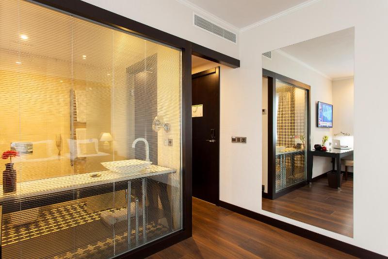 Quentin Boutique Hotel - image 5