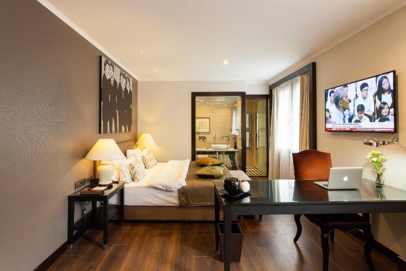 Quentin Boutique Hotel - image 8