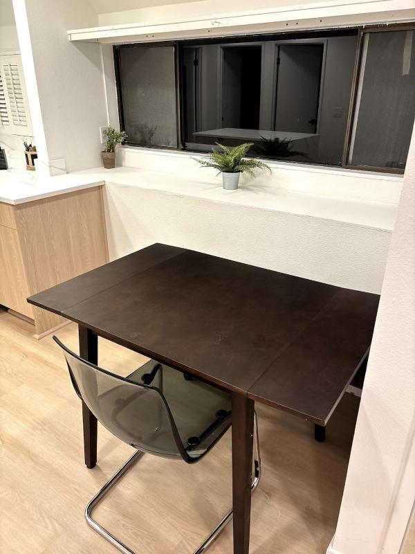 Capitol Hill 2BR with Free Parking Private Balcony Walk to Subway - image 2