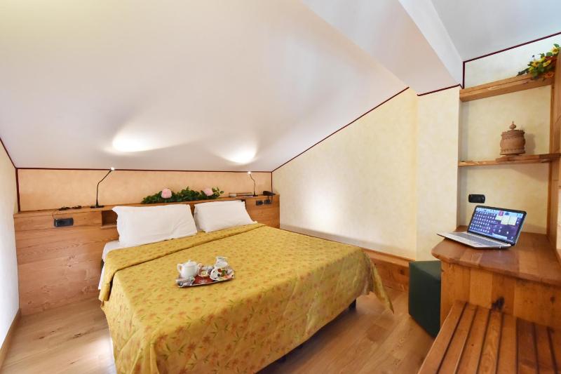 Double or Twin Room with Balcony image 1