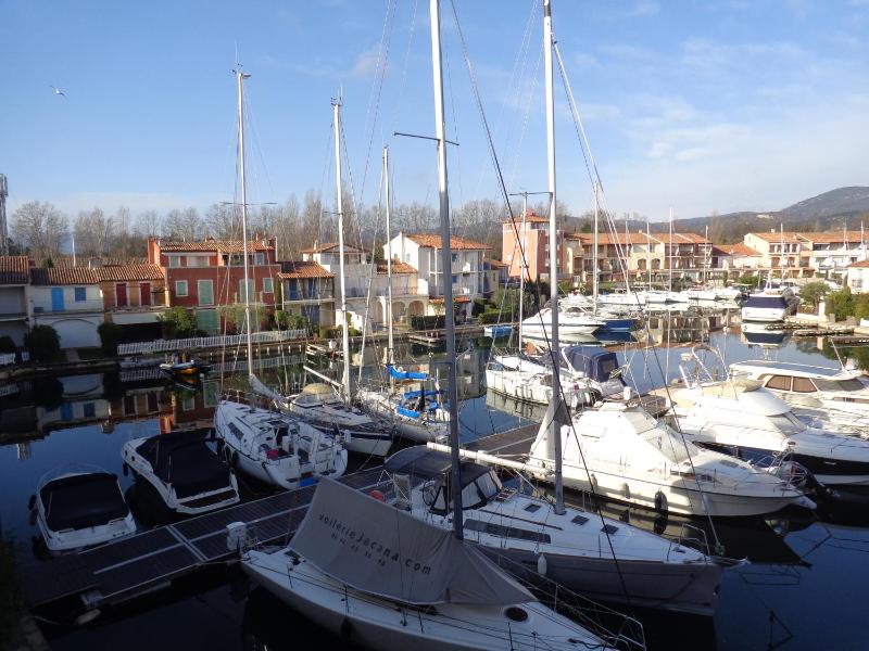 appartement avec vue sur bateau - image 10