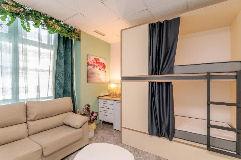 HOSTEL Pepper-Gold -STEP-FREE ENTRANCE -car- free Space-no nois-3 minutes from Port -BED ROOMS 8 GUEST 55 M2 AND 8 GUEST 65 M2 - image 21