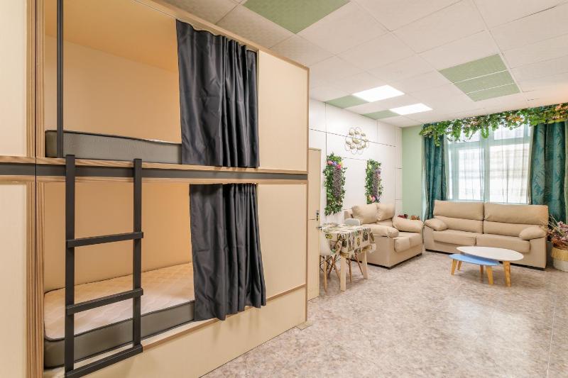 HOSTEL Pepper-Gold -STEP-FREE ENTRANCE -car- free Space-no nois-3 minutes from Port -BED ROOMS 8 GUEST 55 M2 AND 8 GUEST 65 M2 - image 7