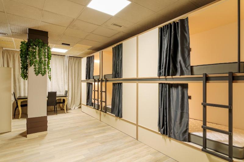 HOSTEL Pepper-Gold -STEP-FREE ENTRANCE -car- free Space-no nois-3 minutes from Port -BED ROOMS 8 GUEST 55 M2 AND 8 GUEST 65 M2 - image 11