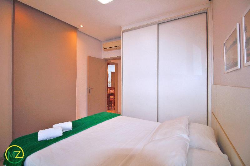 Bom 3 quartos no posto 6 com vaga de garagem - image 15