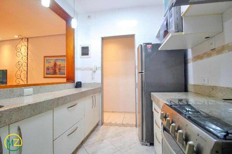 Bom 3 quartos no posto 6 com vaga de garagem - image 7