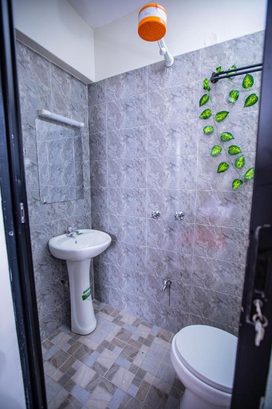 Most Executive house in Naka Lakeview & central - image 5