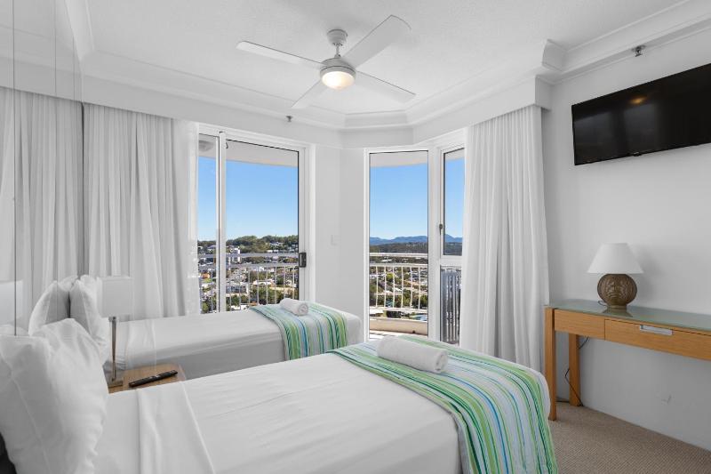 2nd Avenue Apartments - Hosted by Burleigh Letting - image 6