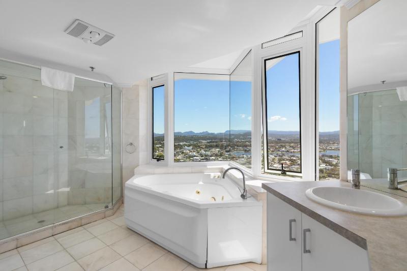 2nd Avenue Apartments - Hosted by Burleigh Letting - image 14