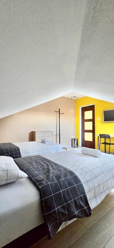 Redwood Hostel by EASY RENT Apartments - image 10