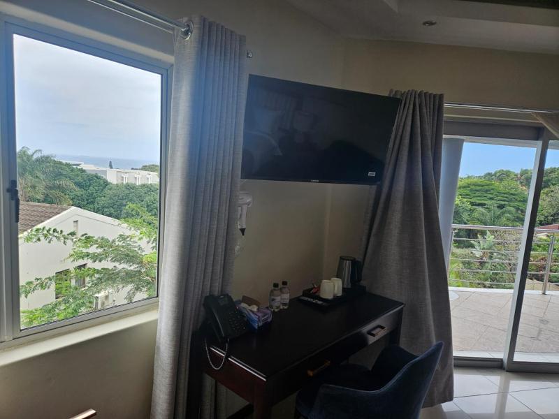 Coastal Boutique Hotel - image 11