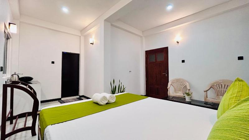 Casamia - Relaxing Cozy Guest Room Hiriketiya - image 5