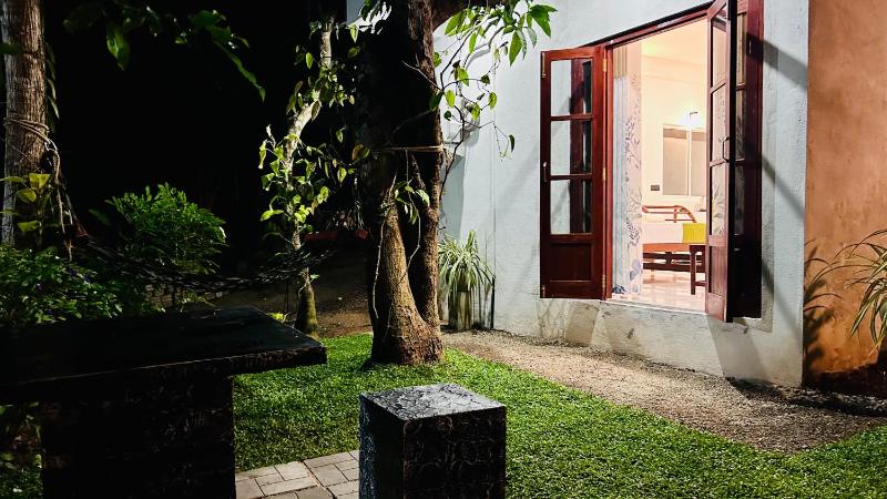 Casamia - Relaxing Cozy Guest Room Hiriketiya - image 7
