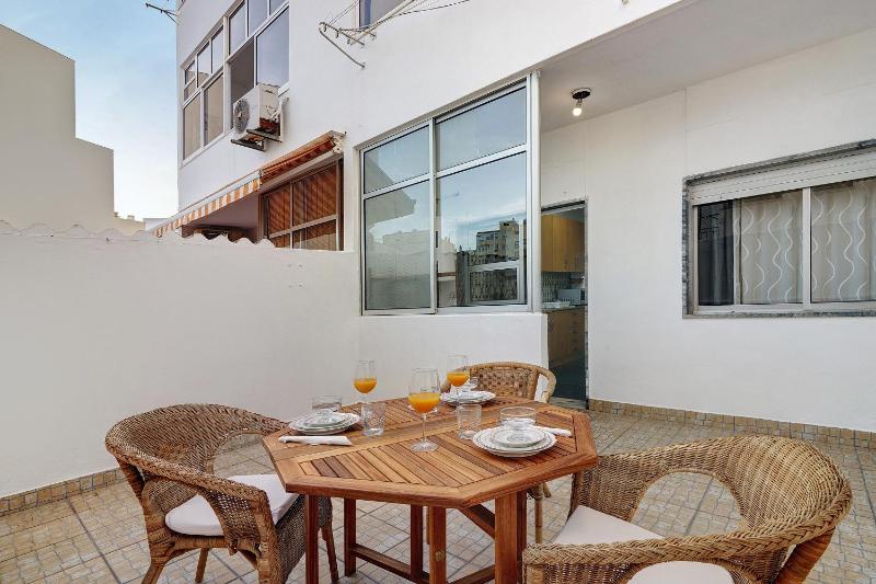 Happy House Central Apartment - image 1