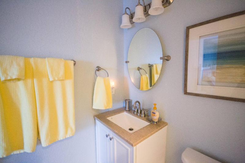 Perfect Ocean View - Oceanfront Condo Private Balcony Community Pool - image 7