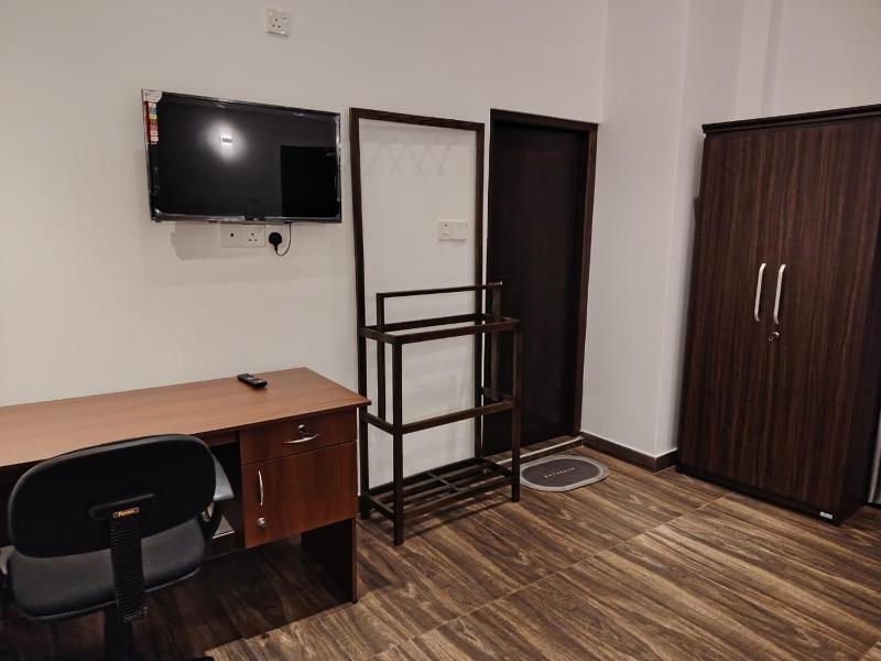 Ceylon Avenue - image 30