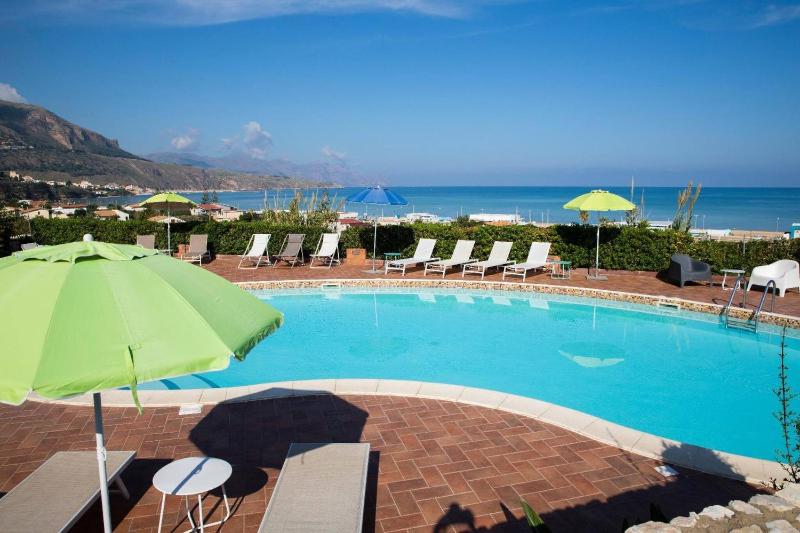 Riva Sea Apartments - image 30