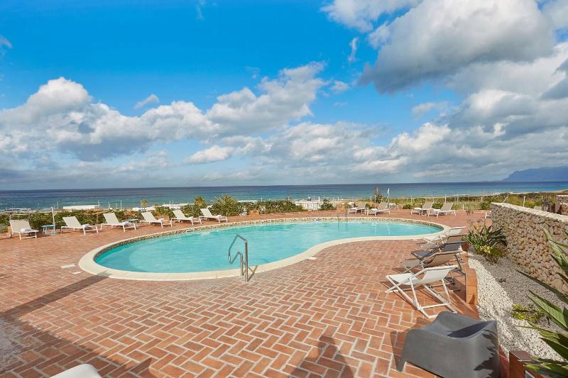 Riva Sea Apartments - image 38