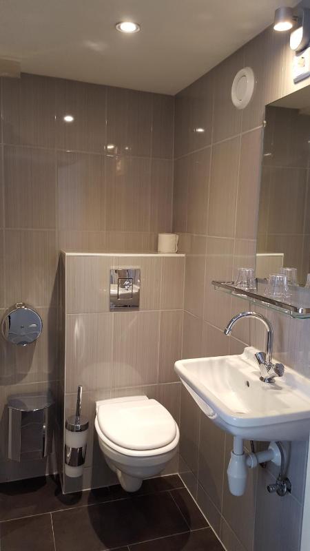 Double or Twin Room with Private Bathroom image 2