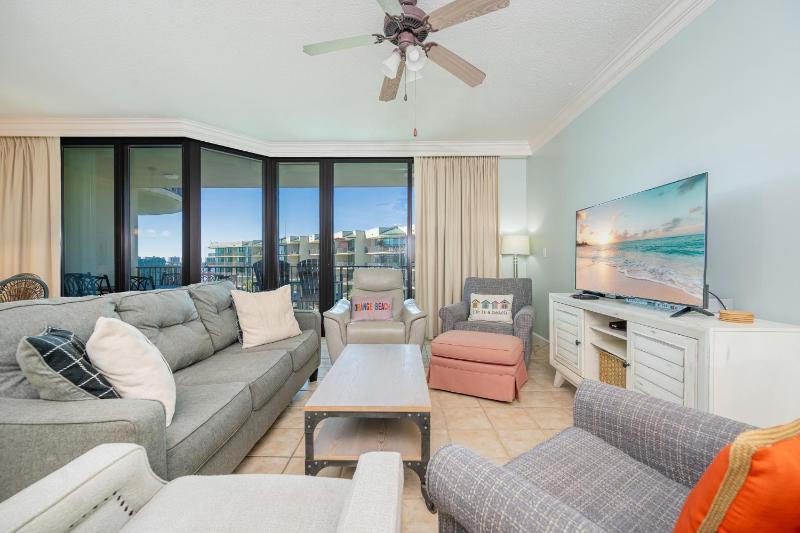Phoenix on the Bay 1427 condo - image 1
