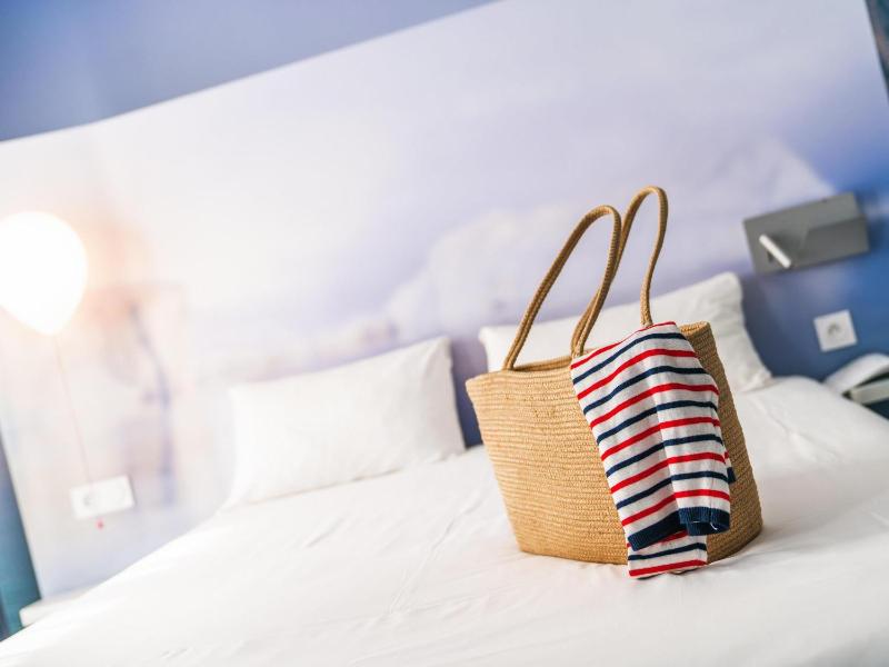 ibis Styles Toulon Centre Port - image 7
