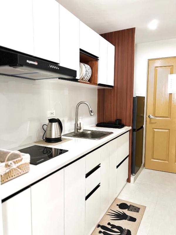 Shenna's Condo Unit Rental |Mountain-Facing Studio - image 19