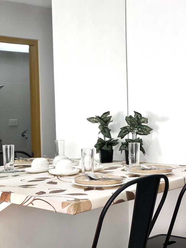 Shenna's Condo Unit Rental |Mountain-Facing Studio - image 11