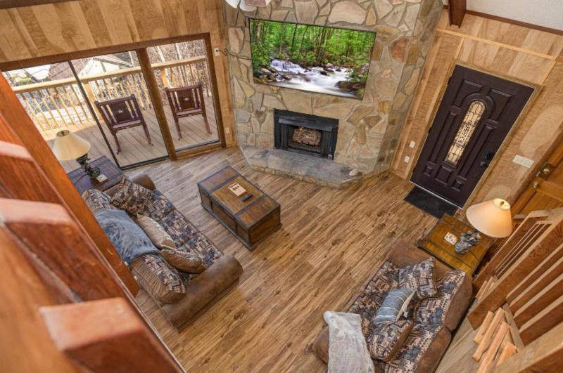 Beorns Cottage 5BR Smoky Mountain Getaway with Views Hot Tub & Game Room - image 27