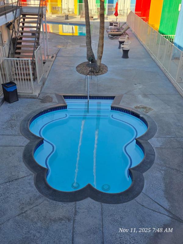 Delos Reyes Palm Springs - image 3