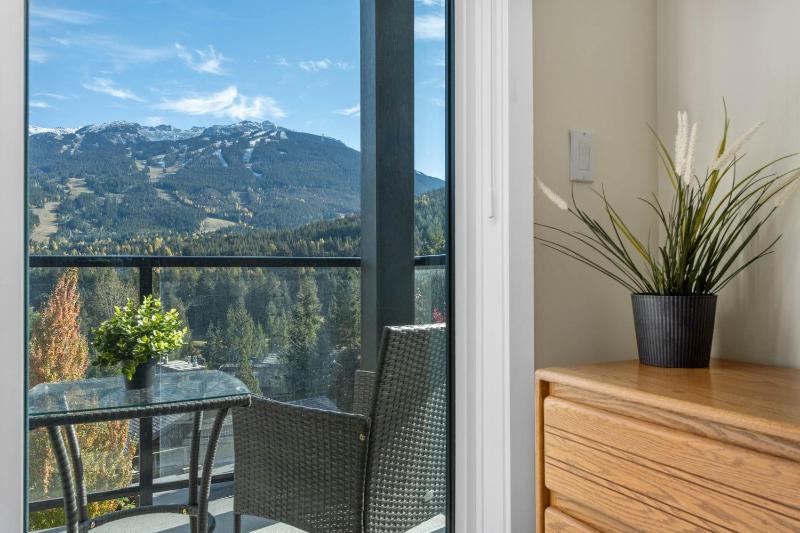 2BR in Ironwood Stunning Mountain Views Shared Hot Tub and Pool Fireplace Parking - image 19